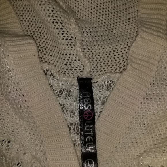 CREAM COLORED HOODED SWEATER IT IS A LOOSE WEAVE - Picture 4 of 5